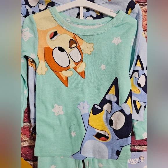 Kids Pajamas - Bluey 2 Sets Size 18mth - Picture 2 of 8